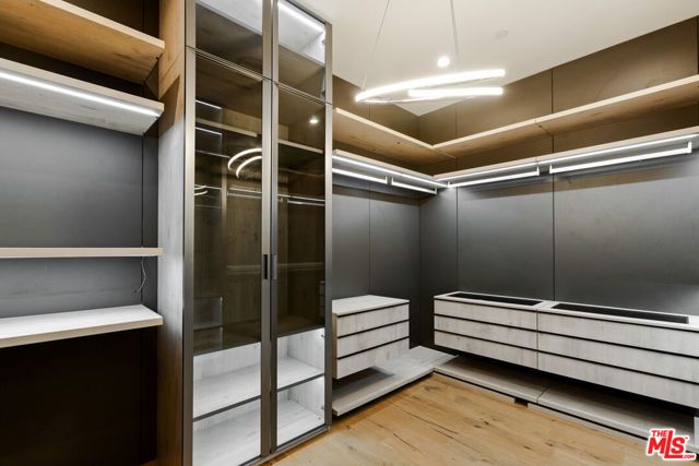 356 N La Jolla Avenue, Los Angeles, CA 90048