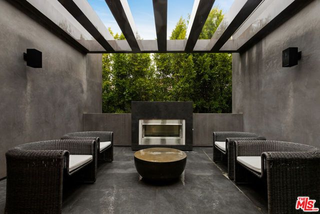 356 N La Jolla Avenue, Los Angeles, CA 90048