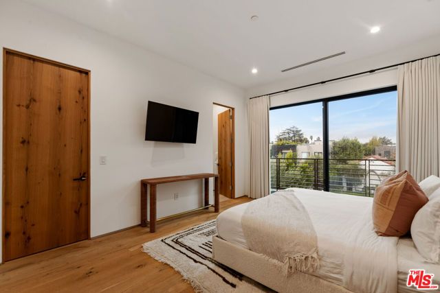 356 N La Jolla Avenue, Los Angeles, CA 90048