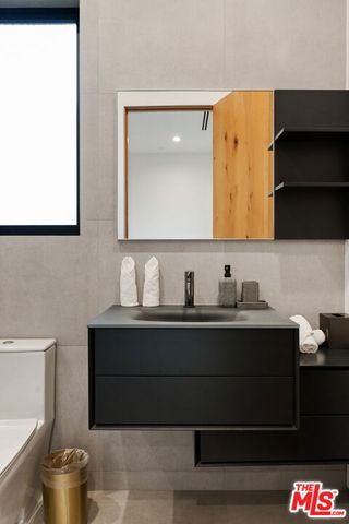 356 N La Jolla Avenue, Los Angeles, CA 90048