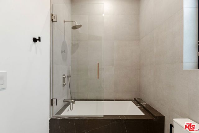 356 N La Jolla Avenue, Los Angeles, CA 90048