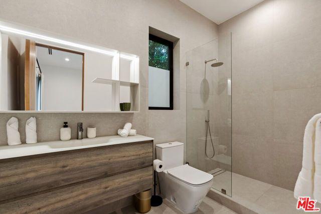356 N La Jolla Avenue, Los Angeles, CA 90048