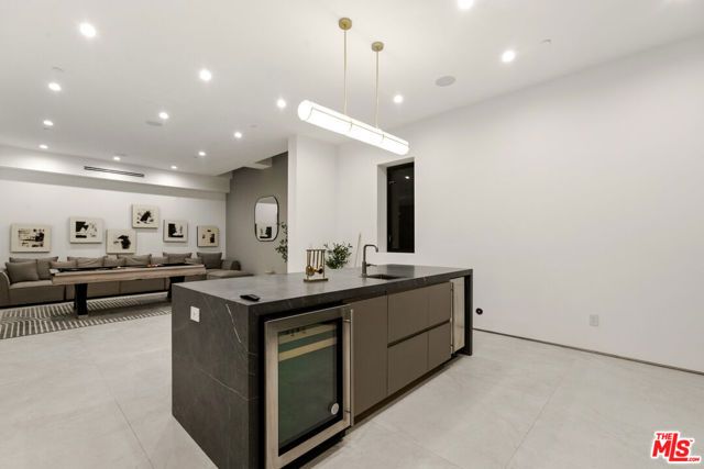 356 N La Jolla Avenue, Los Angeles, CA 90048