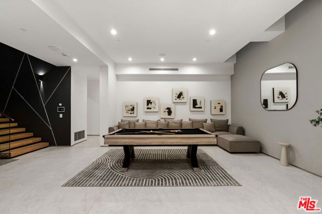 356 N La Jolla Avenue, Los Angeles, CA 90048
