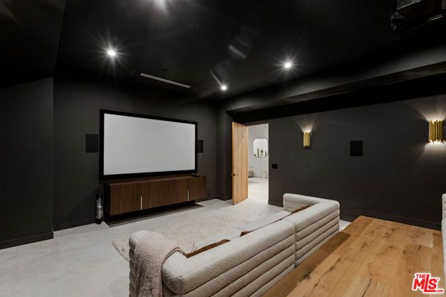 356 N La Jolla Avenue, Los Angeles, CA 90048