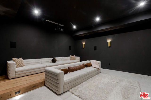 356 N La Jolla Avenue, Los Angeles, CA 90048