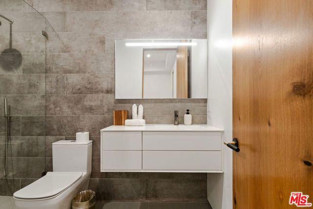 356 N La Jolla Avenue, Los Angeles, CA 90048