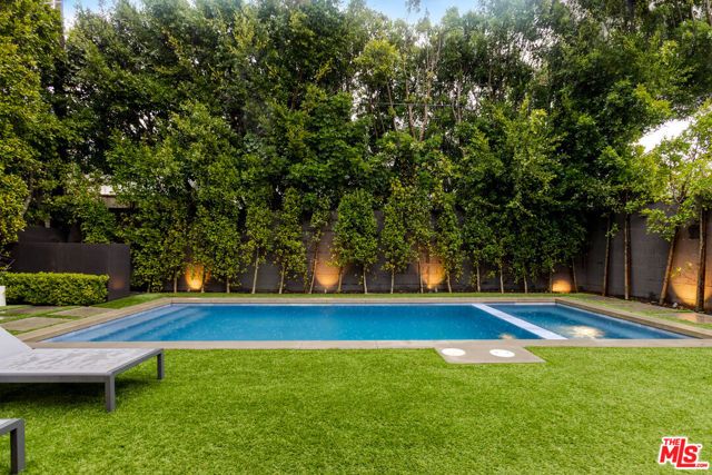 356 N La Jolla Avenue, Los Angeles, CA 90048