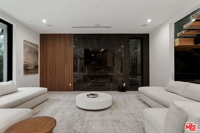 356 N La Jolla Avenue, Los Angeles, CA 90048