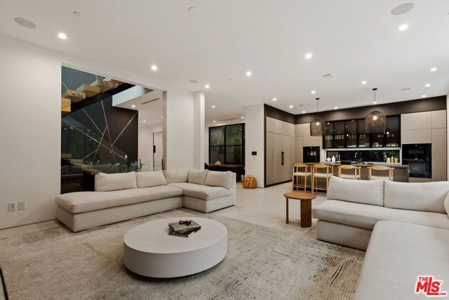 356 N La Jolla Avenue, Los Angeles, CA 90048
