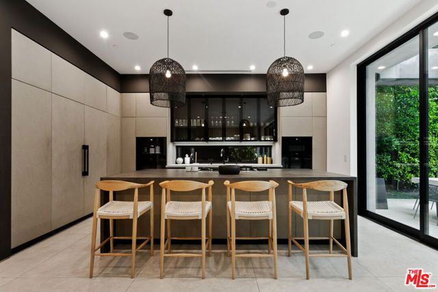 356 N La Jolla Avenue, Los Angeles, CA 90048