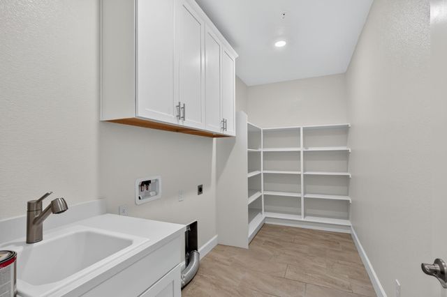 9673 Sedgefield Cir, Elk Grove, CA 95624