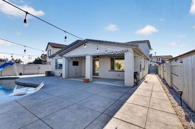 9673 Sedgefield Cir, Elk Grove, CA 95624