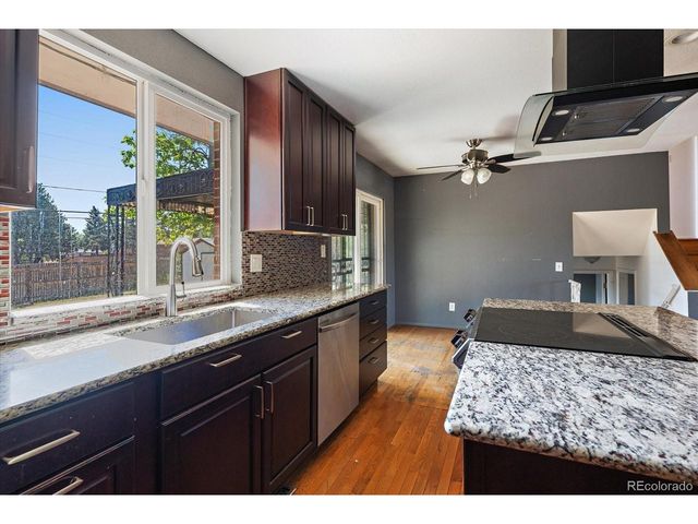 1048 Granby St, Aurora, CO 80011