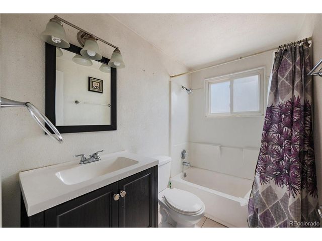 1048 Granby St, Aurora, CO 80011