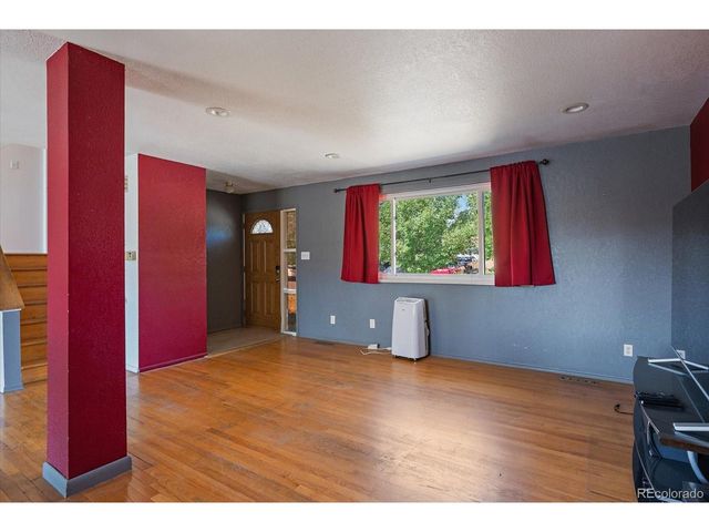 1048 Granby St, Aurora, CO 80011