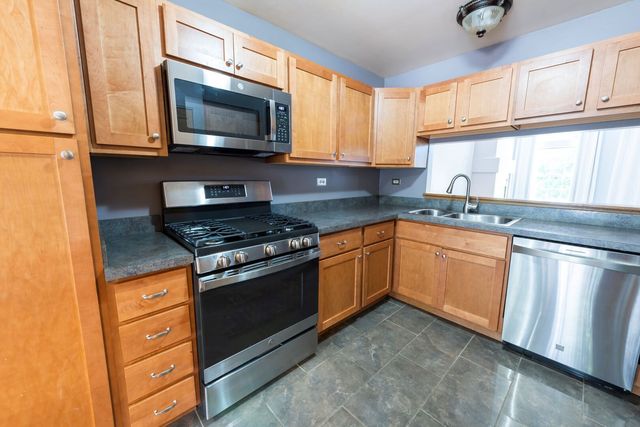 754 Savannah Lane, Crystal Lake, IL 60014