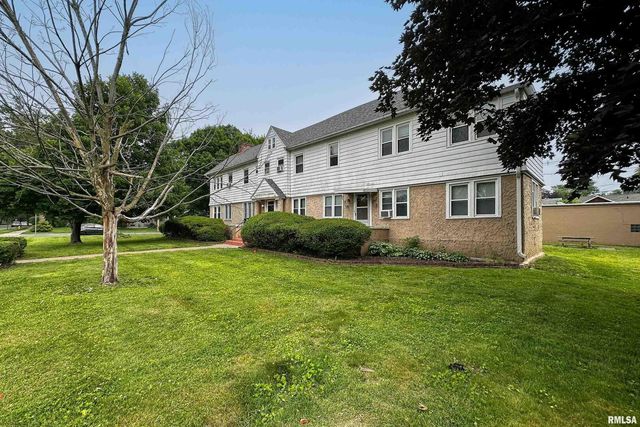 905 S 5TH Avenue, Clinton, IA 52732