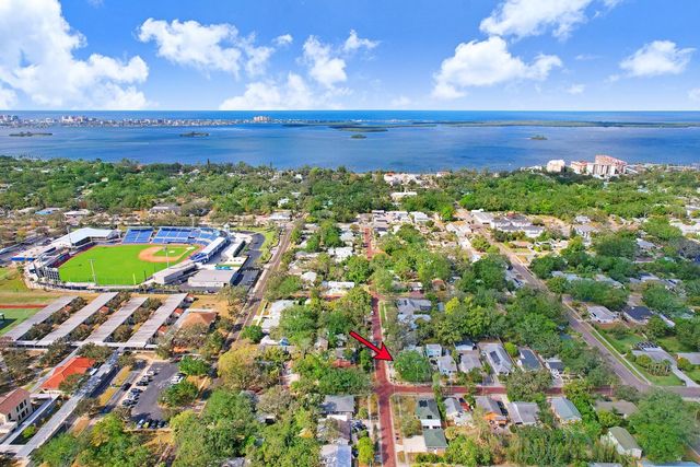 530 LOCKLIE STREET, Dunedin, FL 34698