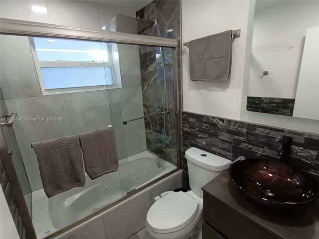 2242 Polk St, Hollywood, FL 33020