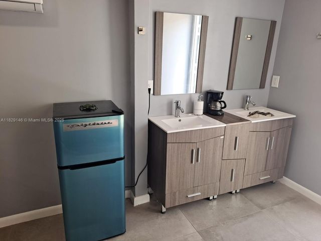 2242 Polk St, Hollywood, FL 33020