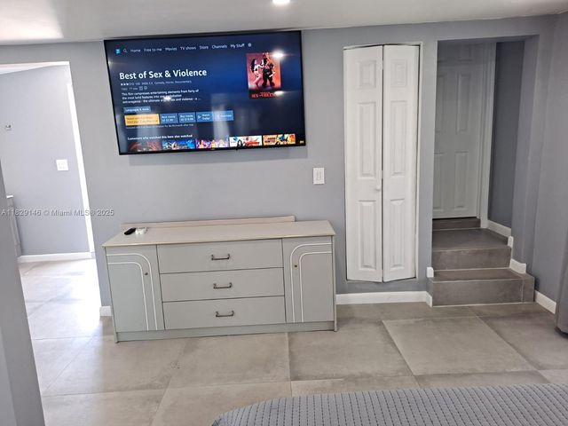 2242 Polk St, Hollywood, FL 33020