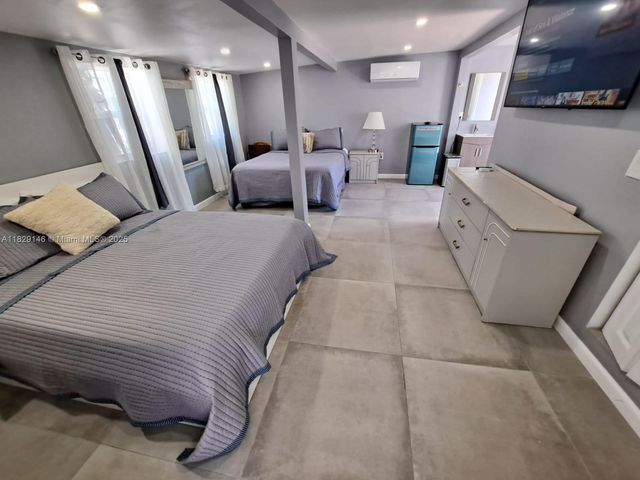 2242 Polk St, Hollywood, FL 33020