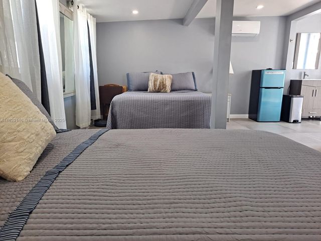 2242 Polk St, Hollywood, FL 33020