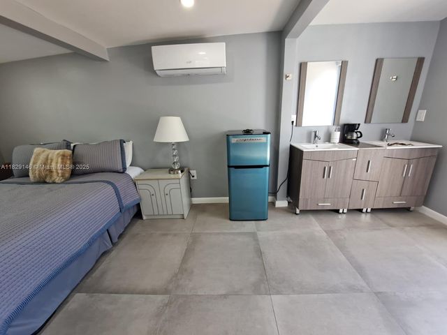 2242 Polk St, Hollywood, FL 33020