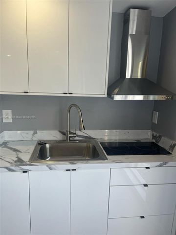 2242 Polk St, Hollywood, FL 33020