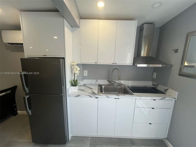 2242 Polk St, Hollywood, FL 33020