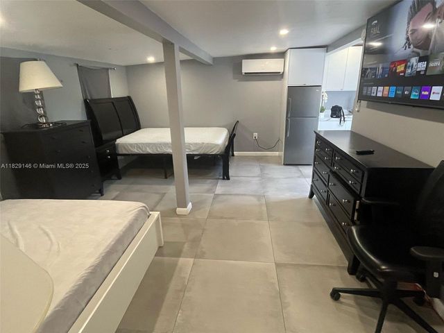 2242 Polk St, Hollywood, FL 33020