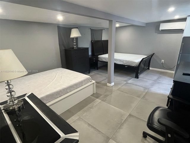 2242 Polk St, Hollywood, FL 33020