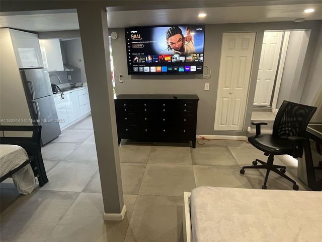 2242 Polk St, Hollywood, FL 33020