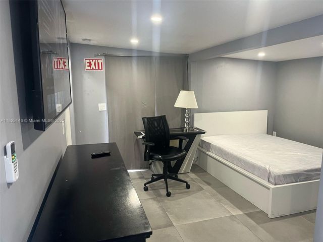 2242 Polk St, Hollywood, FL 33020