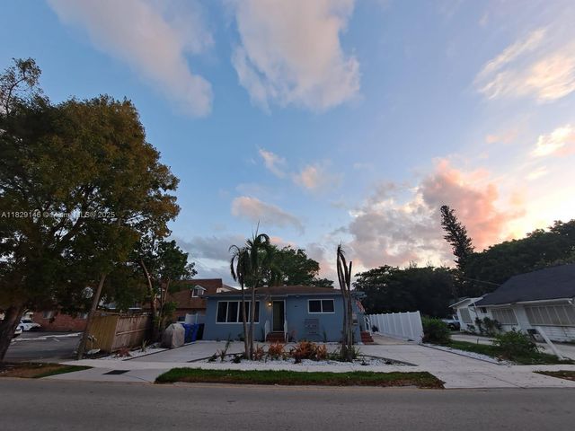 2242 Polk St, Hollywood, FL 33020