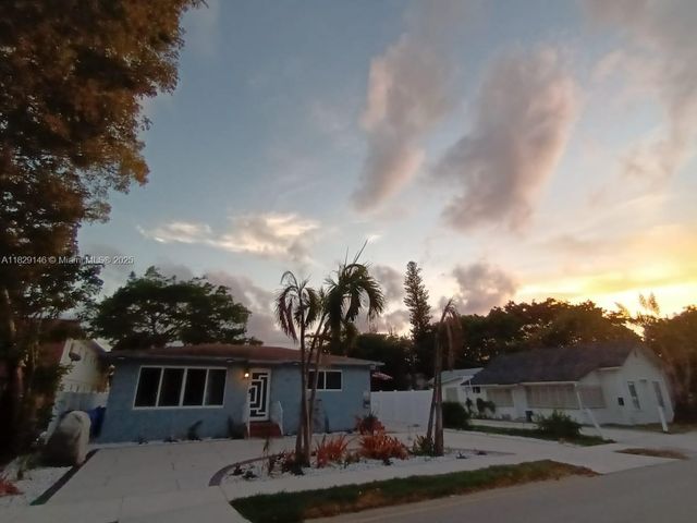 2242 Polk St, Hollywood, FL 33020