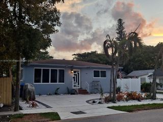 2242 Polk St, Hollywood, FL 33020