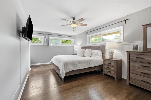 8025 Maple Street, Prairie Village, KS 66208