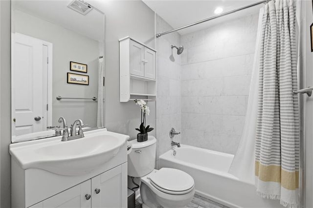 8025 Maple Street, Prairie Village, KS 66208