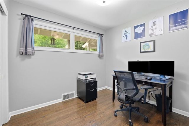 8025 Maple Street, Prairie Village, KS 66208