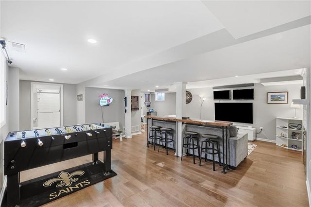 8025 Maple Street, Prairie Village, KS 66208