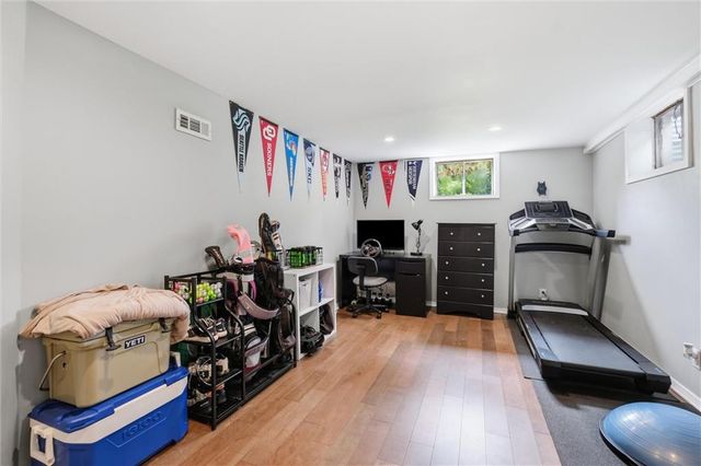 8025 Maple Street, Prairie Village, KS 66208