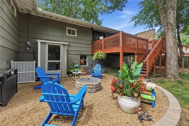 8025 Maple Street, Prairie Village, KS 66208