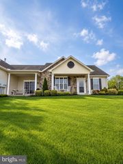 100 S ALPINE DR #25B, York, PA 17408