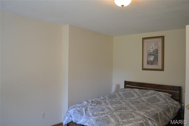 140 Sawmill Rd., St Robert, MO 65584