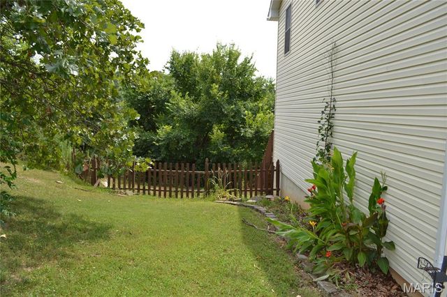 140 Sawmill Rd., St Robert, MO 65584