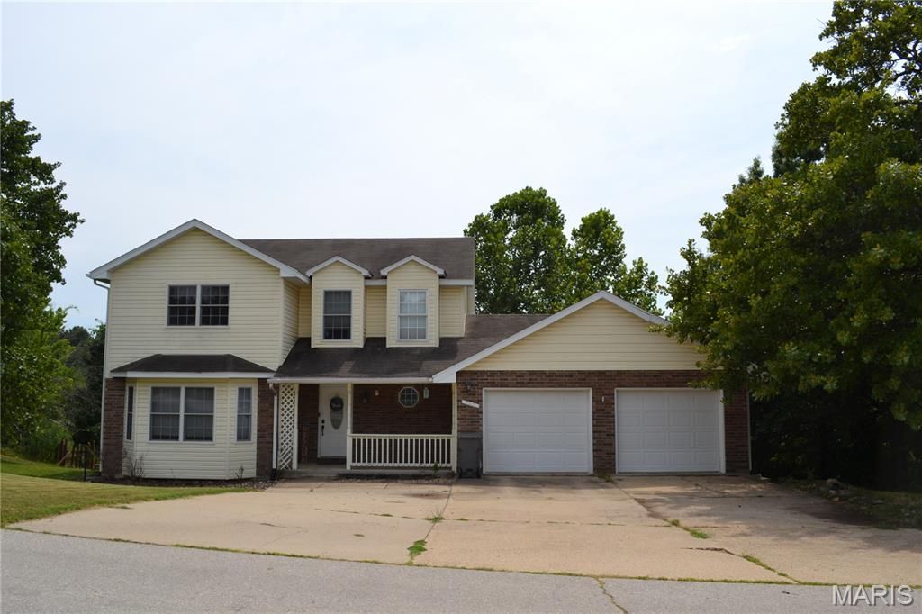 140 Sawmill Rd., St Robert, MO 65584