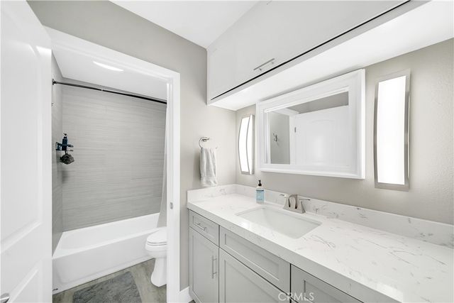 300 Cagney Lane PH9, Newport Beach, CA 92663