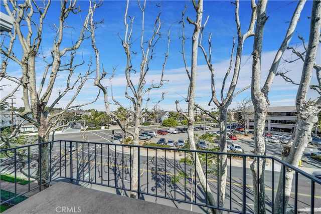 300 Cagney Lane PH9, Newport Beach, CA 92663